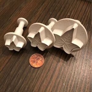 Set of 3 PME Ivy Leaf Plunger Cutters